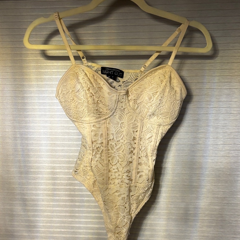 Lace Bodysuit in Cream